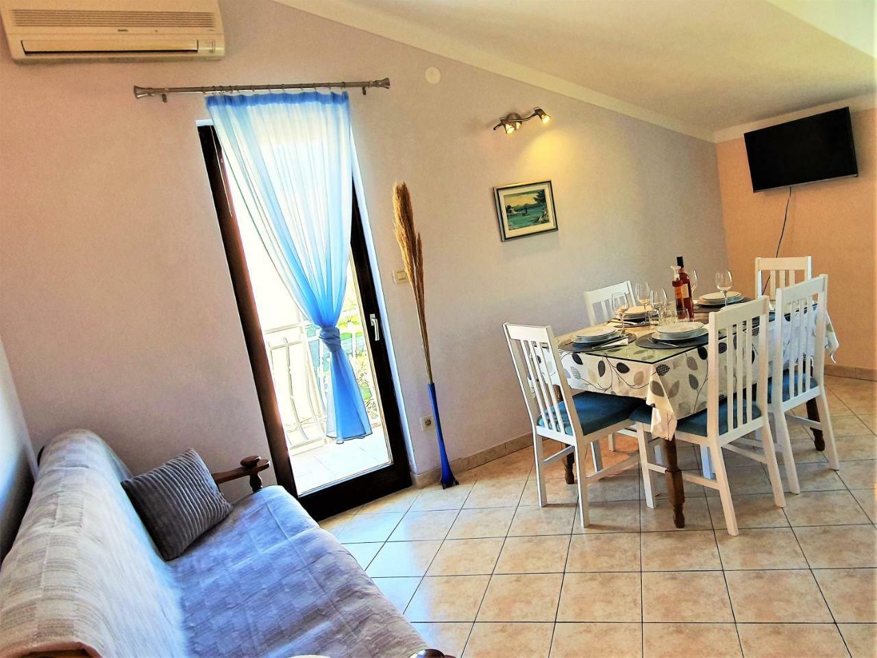 Click In Apartment Stobrec Next To 스플리트 외부 사진