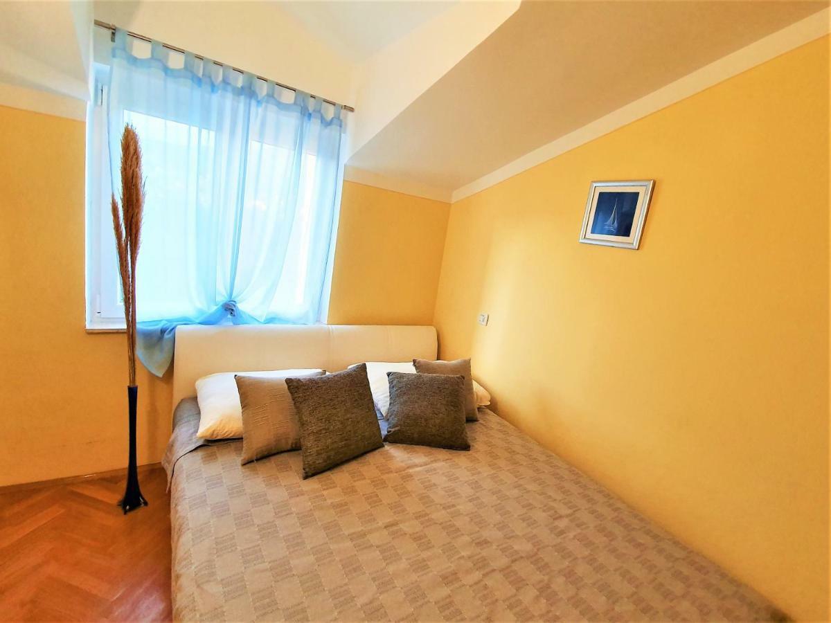 Click In Apartment Stobrec Next To 스플리트 외부 사진